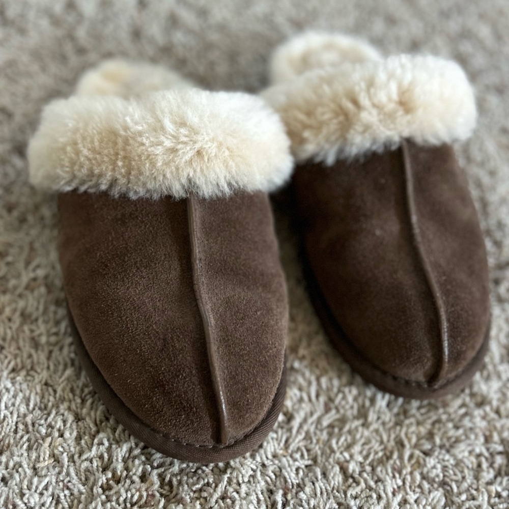 Ugg Slippers - W 7
